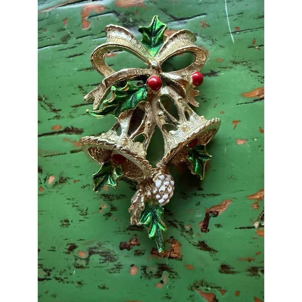 Vintage Gerry's Christmas Bells and Holly Brooch‎ Gold Tone Pin